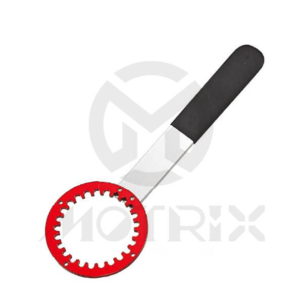 Wet clutch drum holding tool