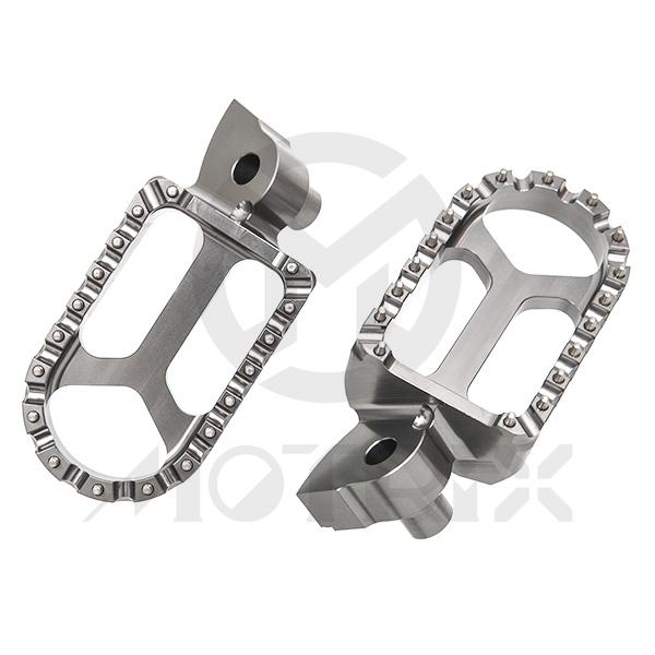 Needle type foot pegs for YAMAHA YZ, YZF, WRF 250, GAS GAS EC models, gummetal