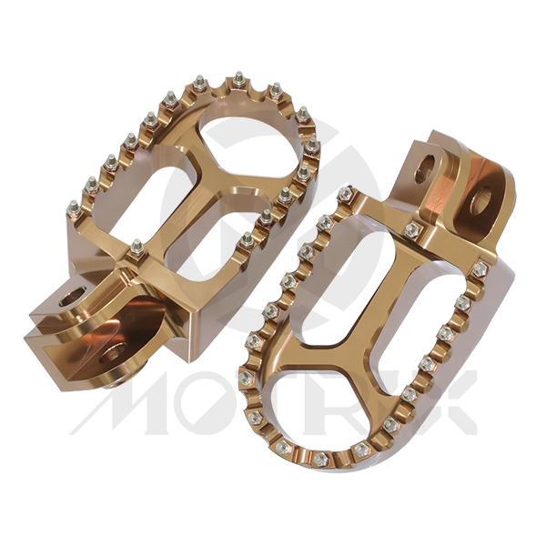 Shorty screw type foot pegs for KTM 50 SX, 125 SX, 250-530 EXC-F, SHERCO 125 SE-R, 450 SE-F, HUSQVARNA TC 50, TC 125, FC 250-450, HUSABERG TE 125-300 2T, FE 350-570 4T, titanium