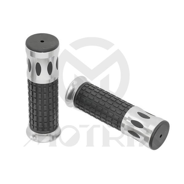 Black rubber grip with silver ring. L: 120mm